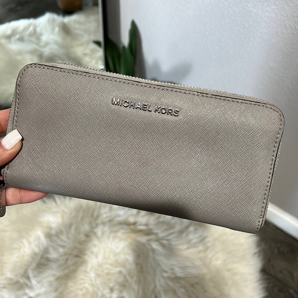 Authentic Michael Kors Wallet - Grey
